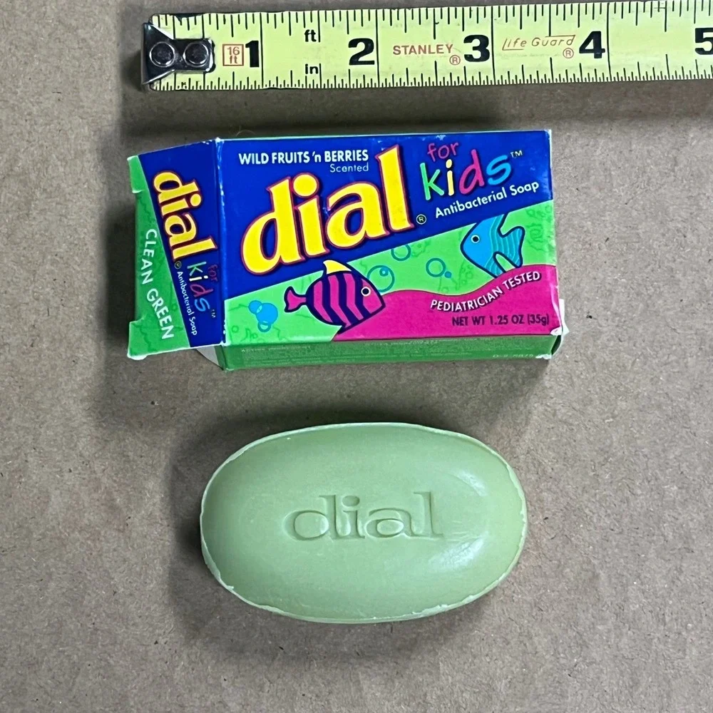 Vintage‎ Dial for Kids Wild Fruits Berries Antibacterial Soap 1.25 oz Prop Mini